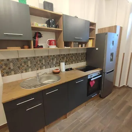 Hidden Gem For A Homey Getaway * ブダペスト