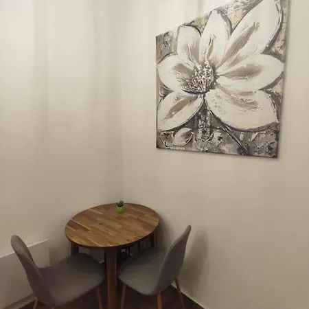 Apartment Hidden Gem For A Homey Getaway *