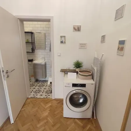 Apartment Hidden Gem For A Homey Getaway *